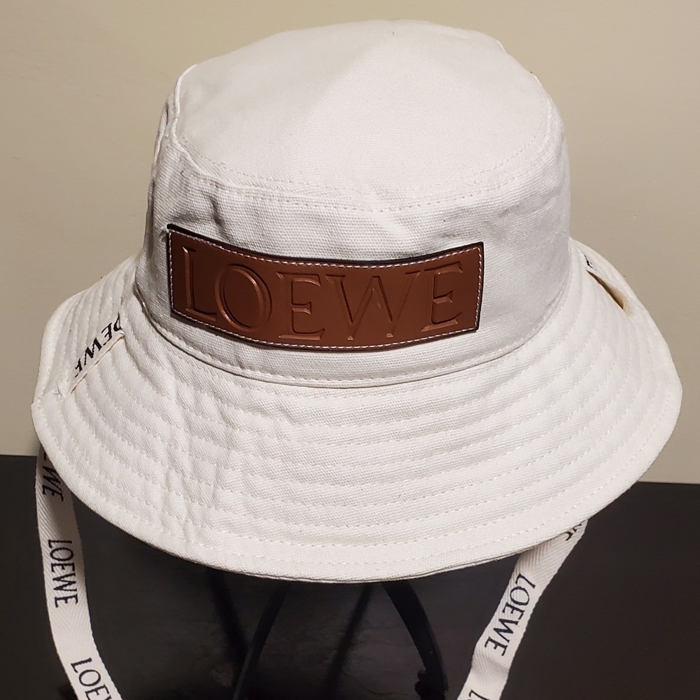 LOEWE White Cotton Bucket Hat with Brown Leather Logo Patch